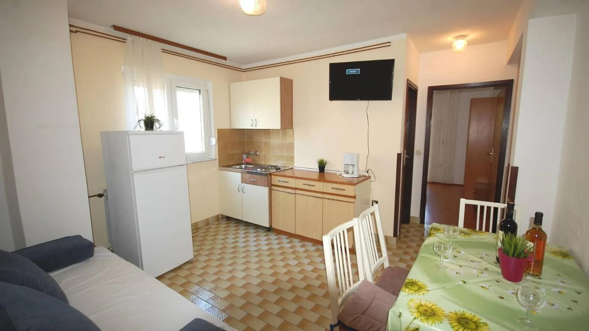 Apartments With A Parking Space Njivice, Krk - 21762 Njivice