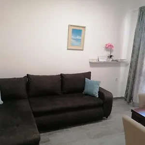  Apartman Apartments Njivice
